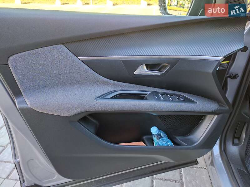 Позашляховик / Кросовер Peugeot 3008 2019 в Рівному