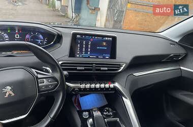 Позашляховик / Кросовер Peugeot 3008 2017 в 