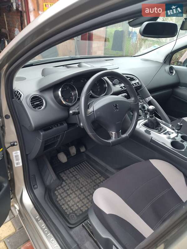 Внедорожник / Кроссовер Peugeot 3008 2010 в Костополе