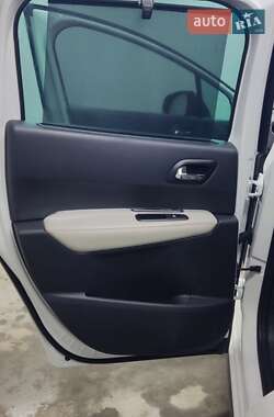Внедорожник / Кроссовер Peugeot 3008 2013 в 