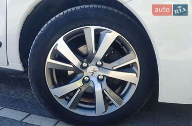 Внедорожник / Кроссовер Peugeot 3008 2013 в 