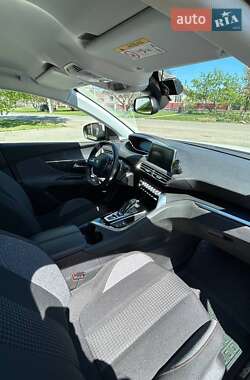 Внедорожник / Кроссовер Peugeot 3008 2021 в 