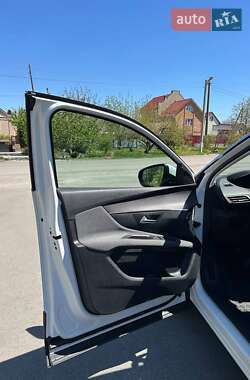 Внедорожник / Кроссовер Peugeot 3008 2021 в 