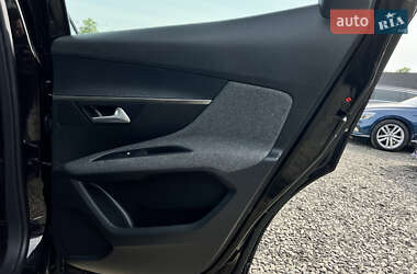 Позашляховик / Кросовер Peugeot 3008 2021 в 