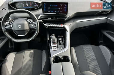 Позашляховик / Кросовер Peugeot 3008 2021 в 
