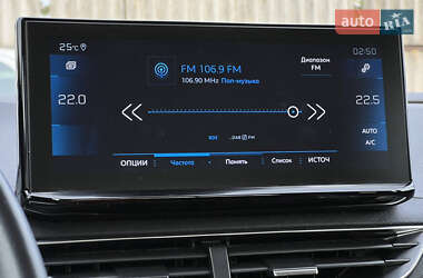 Позашляховик / Кросовер Peugeot 3008 2021 в 