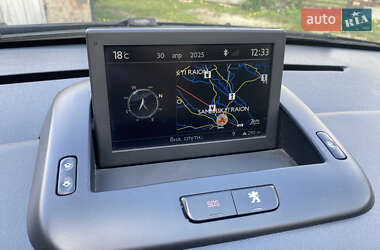 Позашляховик / Кросовер Peugeot 3008 2014 в 