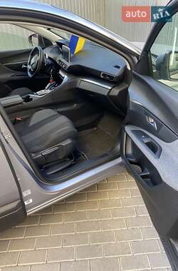 Внедорожник / Кроссовер Peugeot 3008 2020 в 