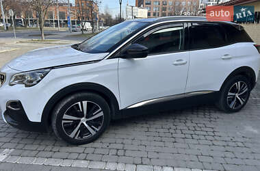 Позашляховик / Кросовер Peugeot 3008 2019 в 