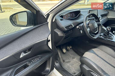 Позашляховик / Кросовер Peugeot 3008 2019 в 