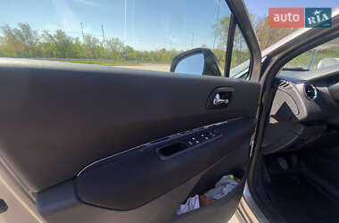 Позашляховик / Кросовер Peugeot 3008 2010 в 
