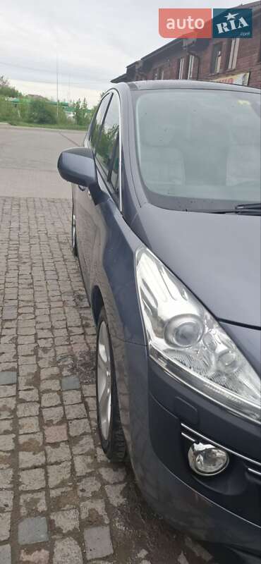 Позашляховик / Кросовер Peugeot 3008 2011 в 