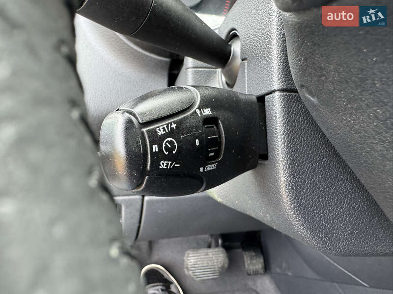 Внедорожник / Кроссовер Peugeot 3008 2012 в Киеве