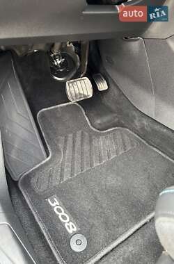Позашляховик / Кросовер Peugeot 3008 2019 в 