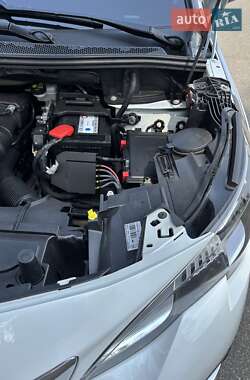 Позашляховик / Кросовер Peugeot 3008 2019 в 