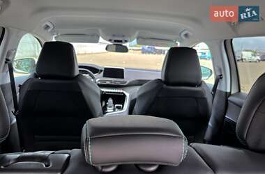 Позашляховик / Кросовер Peugeot 3008 2019 в 