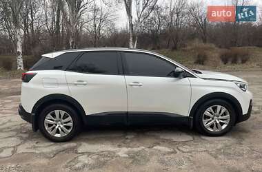 Внедорожник / Кроссовер Peugeot 3008 2017 в 