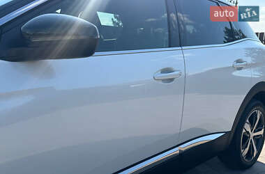 Позашляховик / Кросовер Peugeot 3008 2018 в 