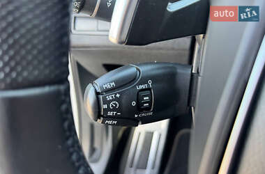 Позашляховик / Кросовер Peugeot 3008 2018 в 