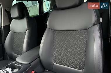 Внедорожник / Кроссовер Peugeot 3008 2015 в 