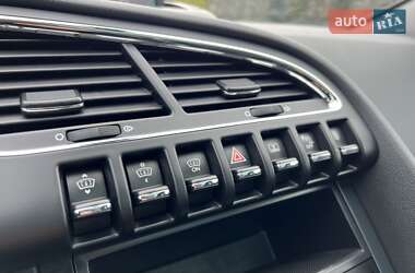 Внедорожник / Кроссовер Peugeot 3008 2015 в 