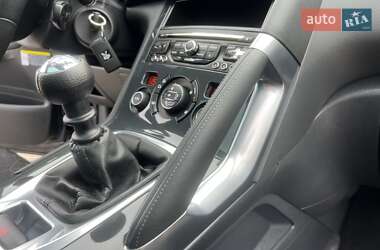 Внедорожник / Кроссовер Peugeot 3008 2015 в 