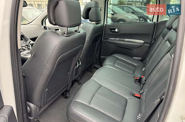 Позашляховик / Кросовер Peugeot 3008 2015 в 