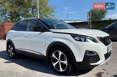 Позашляховик / Кросовер Peugeot 3008 2019 в 