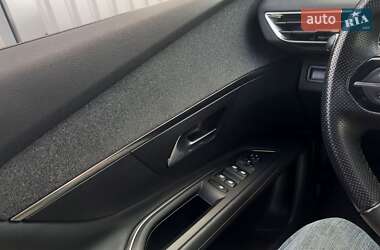 Внедорожник / Кроссовер Peugeot 3008 2019 в 