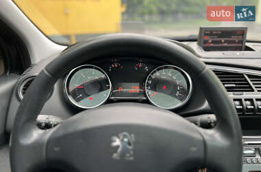 Позашляховик / Кросовер Peugeot 3008 2012 в 