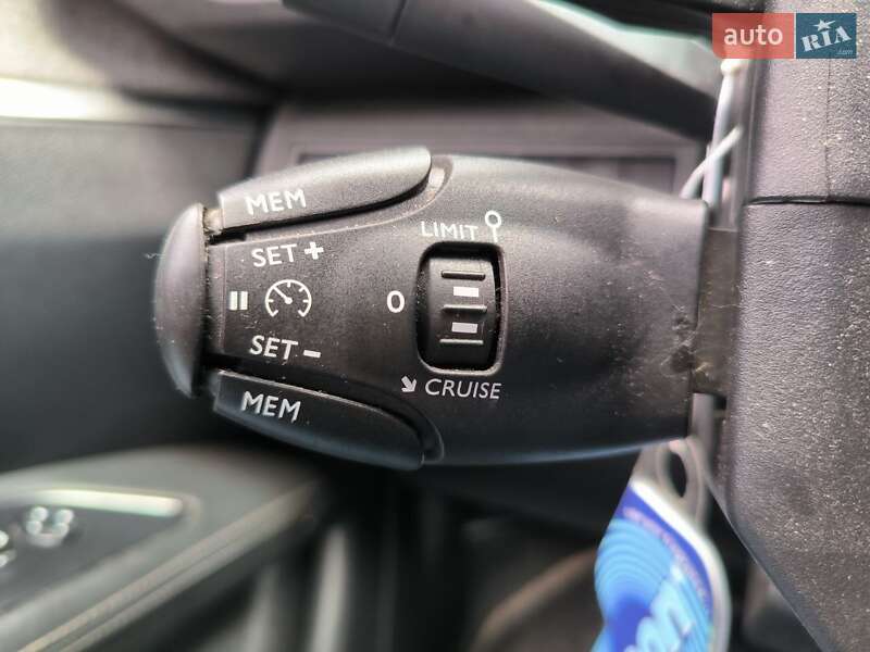 Внедорожник / Кроссовер Peugeot 3008 2020 в Киеве