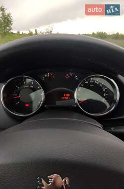 Позашляховик / Кросовер Peugeot 3008 2011 в 