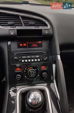 Позашляховик / Кросовер Peugeot 3008 2011 в 