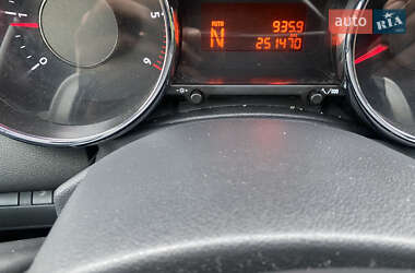 Внедорожник / Кроссовер Peugeot 3008 2012 в 