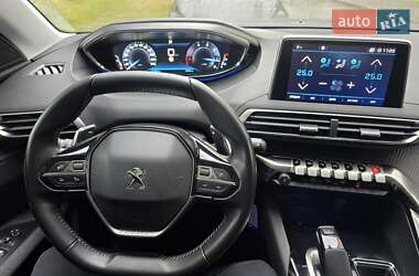 Позашляховик / Кросовер Peugeot 3008 2020 в 
