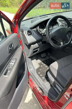 Позашляховик / Кросовер Peugeot 3008 2009 в 