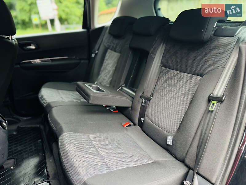 Позашляховик / Кросовер Peugeot 3008 2010 в Чернівцях