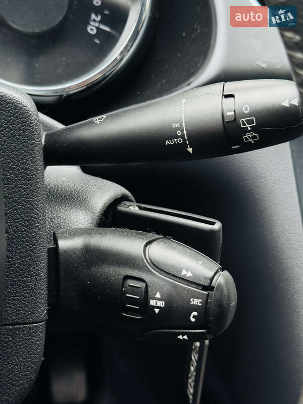 Позашляховик / Кросовер Peugeot 3008 2010 в Чернівцях