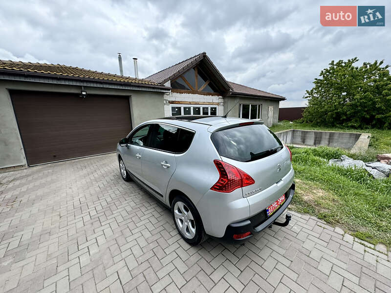 Позашляховик / Кросовер Peugeot 3008 2011 в Луцьку