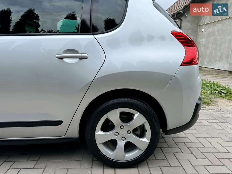 Позашляховик / Кросовер Peugeot 3008 2011 в Луцьку