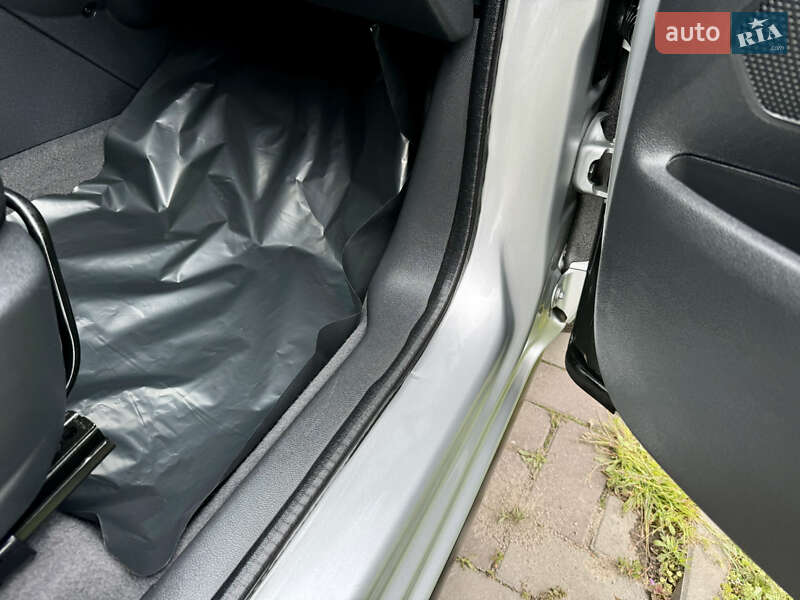 Позашляховик / Кросовер Peugeot 3008 2011 в Луцьку