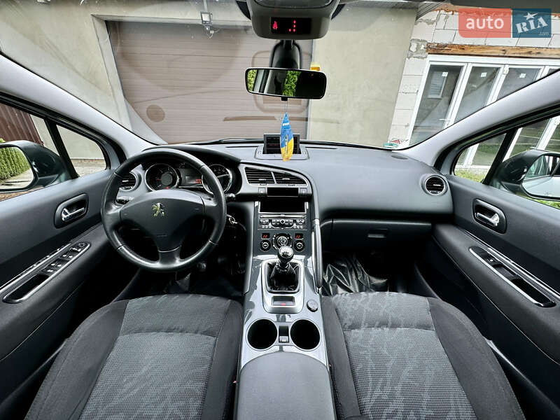 Позашляховик / Кросовер Peugeot 3008 2011 в Луцьку