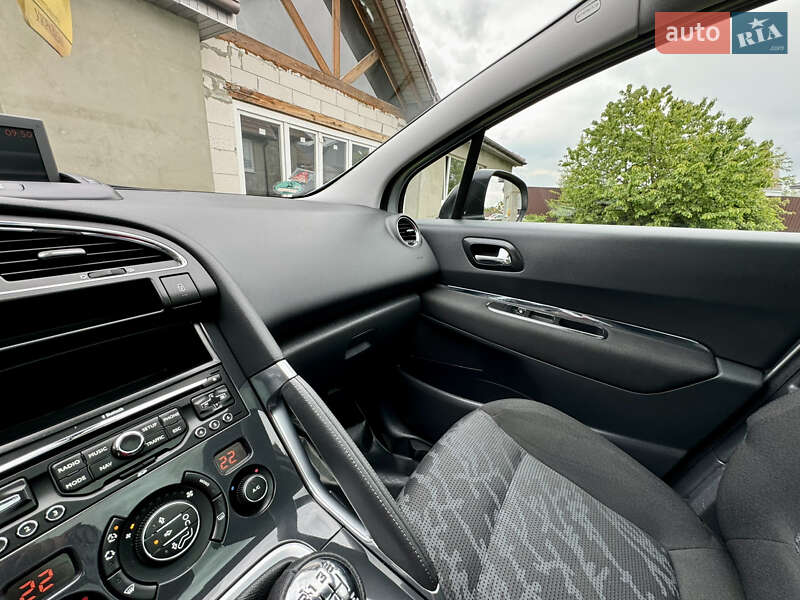 Позашляховик / Кросовер Peugeot 3008 2011 в Луцьку