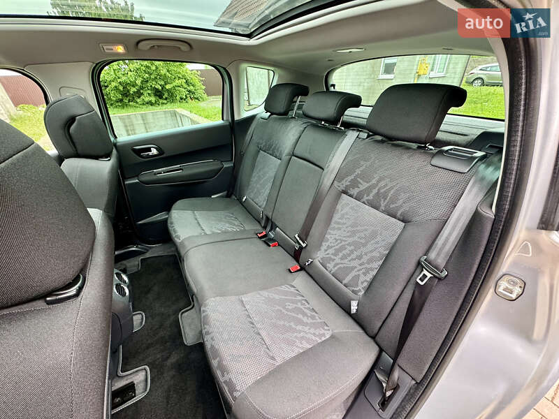 Позашляховик / Кросовер Peugeot 3008 2011 в Луцьку