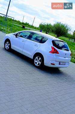 Позашляховик / Кросовер Peugeot 3008 2010 в 