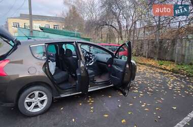 Внедорожник / Кроссовер Peugeot 3008 2009 в 