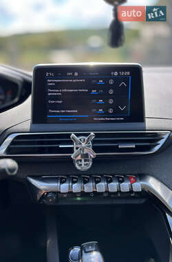 Позашляховик / Кросовер Peugeot 3008 2019 в 
