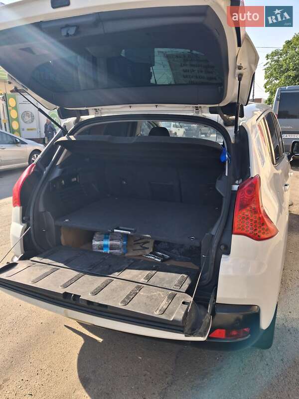Позашляховик / Кросовер Peugeot 3008 2011 в Смілі