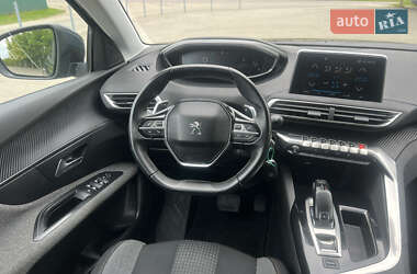 Позашляховик / Кросовер Peugeot 3008 2018 в 