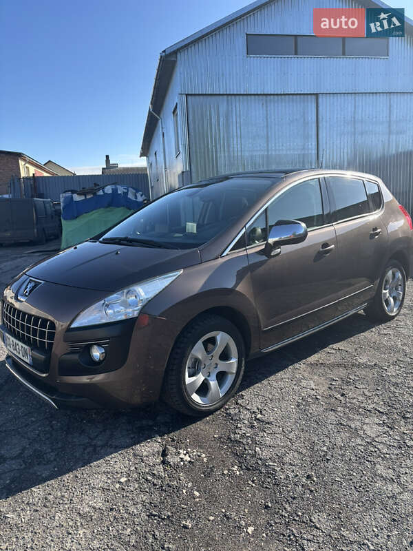 Позашляховик / Кросовер Peugeot 3008 2013 в 